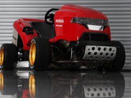 Badass! Mesin Potong Rumput Ini Pakai Punya Honda CBR1000RR mesin potong rumput
