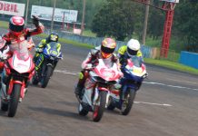 Manfaatkan Celah Lebar, Awhin Sanjaya Rebut Podium Utama Sport 250cc Race 2 Awhin Sanjaya Rebut Podium Utama Sport 250cc Race 2