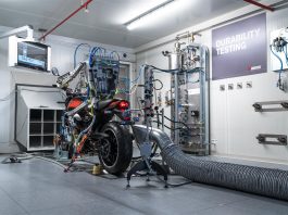 Canggih… Dyno Test Knalpot Akrapovic Pakai Test Rider Robot! Akrapovic