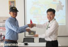 Sukses Riding Jakarta-London, Kawasaki Berikan Versys 250 ke Stephen Langitan Stephen Langitan