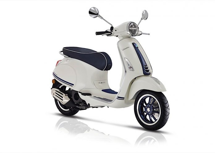 Vespa Primavera 150 Yacht Club