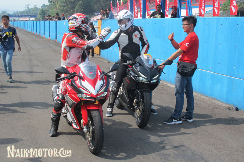Ganindra Bimo Lahap 3 Lap Pakai CBR250RR di Sirkuit Sentul