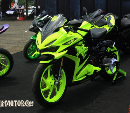 Modifikasi Honda CBR250RR Kuning Stabilo Ala Black Panther