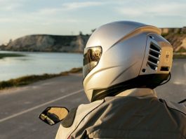 Well, AC Helm Feher Bikin Kepala Adem Saat Berkendara di Siang Bolong AC Helm Feher