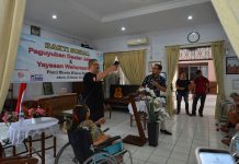 Paguyuban Dealer Jakarta Bergembira Bersama Penghuni Panti Werdha Wisma Mulia Paguyuban Dealer Jakarta Bergembira Bersama