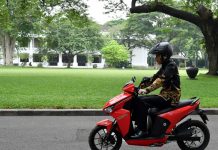 Sepeda Motor Listrik di Indonesia Paling Realistis Berkembang Menurut Ahli Jokowi Akan Beli 100 Unit Motor Listrik GESITS