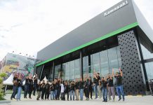 Plaza Greentech Pekanbaru Showroom Kawasaki Setara Hotel Berbintang Plaza Greentech Pekanbaru