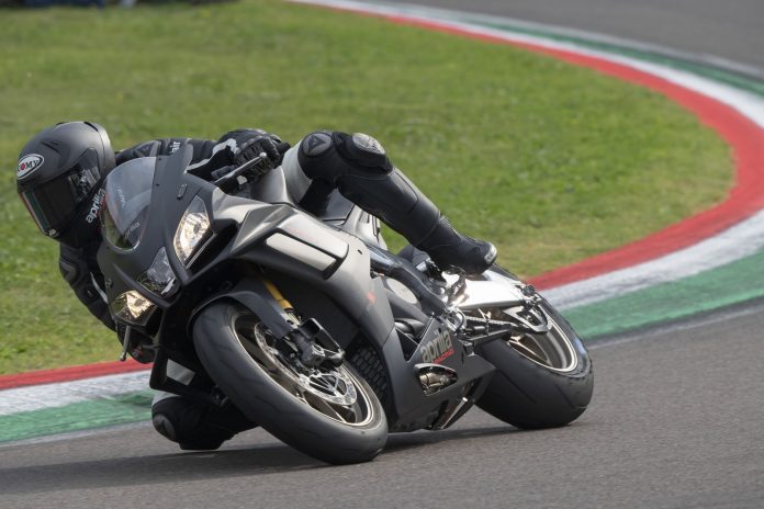 Aprilia RSV4 1100 Factory di EICMA 2018