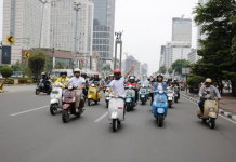 Rayakan 50 Tahun Vespa Primavera Ratusan Penggemar Vespa Konvoi di Jakarta 50 Tahun Vespa Primavera Ratusan Penggemar Vespa Konvoi