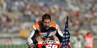 menghormati mendiang Nicky Hayden