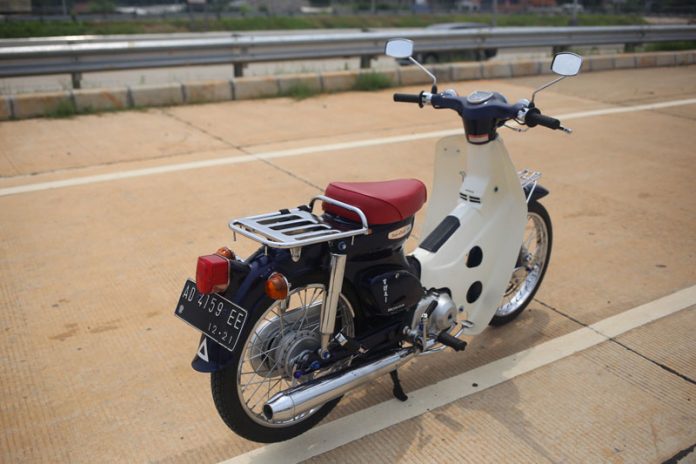 Honda Astrea 800