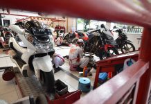 Begini Dampak Jika Isi Oli Mesin Berlebihan Pada Motor Berkopling AHASS