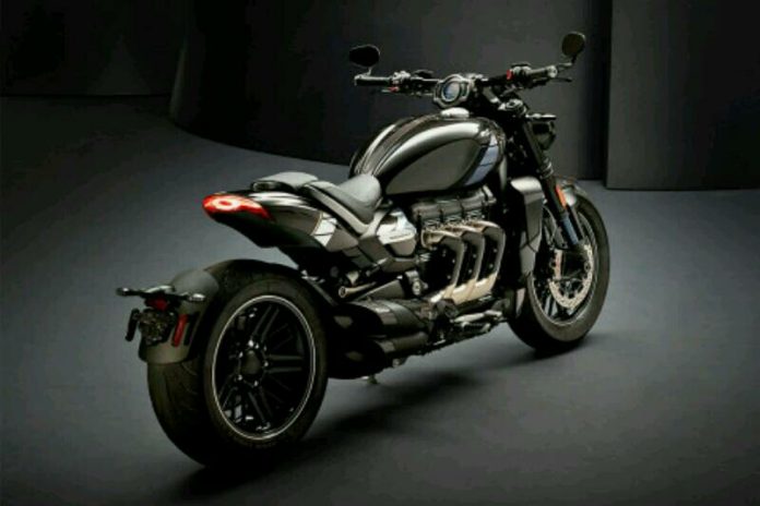 Triumph Rocket Versi Custom Pabrikan