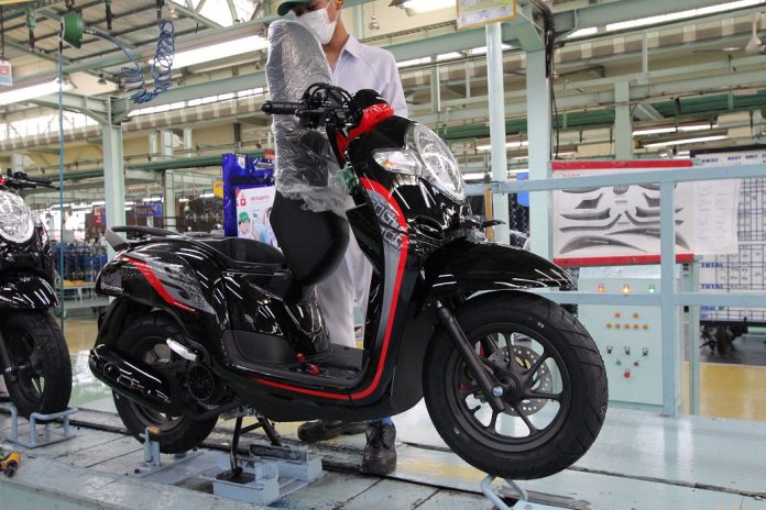 Warna dan Grafis Baru Honda Scoopy 2019