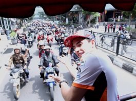 Marc Marquez Keliling Bandung Naik Bandros, Dikawal Ratusan Bikers Marc Marquez