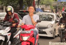 Gitu Dong… Merokok Saat Naik Motor Kini Bisa Kena Tilang! Merokok Saat Naik Motor