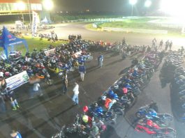 Di Suzuki Saturday Night Ride Surabaya 400 Pemotor Dapat Ilmu Cornering Suzuki Saturday Night Ride Surabaya