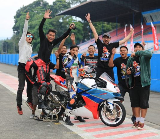 Debut Tim Buryam Mahendra Motorsport Berbuah Podium Disokong Dua Brand Tim Buryam Mahendra Motorsport