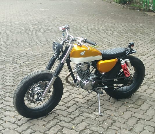 Jika Mekanik Balap Memodifikasi Honda CB100 1976, Hasilnya Minimalis Klimis Memodifikasi Honda CB100 1976
