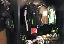 Apparel Kawasaki Sale Up To 70 % di Telkomsel IIMS 2019 apparel Kawasaki dikasih potongan harga