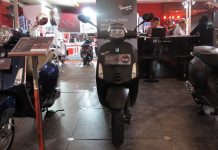 Harga Vespa Sprint Notte akan Diumumkan di Telkomsel IIMS 2019 Harga Vespa Sprint Notte