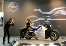 Mantan Rival Rossi akan Memecahkan Rekor Cruiser Listrik Terkencang 330 KM/jam Memecahkan Rekor Cruiser Listrik