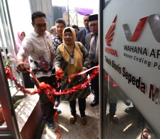 Wahana Tambah SMK Binaan Jadi 55 dengan Masuknya SMK Iptek Jakarta Timur Wahana Tambah SMK Binaan dengan SMK Iptek Jakarta Timur