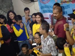 Riding Ngabuburit, Lady Biker Indonesia Santuni Anak Yatim Dhuafa dan Autis di Bogor Lady Biker Indonesia Santuni Anak Yatim