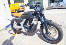 Street Tracker Listrik Pursang Bisa Lari 120 km/jam Street Tracker Listrik Pursang