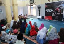 Honda PCX Club Indonesia Menyantuni Panti Asuhan di Penghujung Ramadan Honda PCX Club Indonesia Menyantuni Panti Asuhan