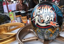 Ada Lelang Helm Airbrush Jejak Roda 2019 dari Diton Helm Airbrush Jejak Roda 2019 dari Diton