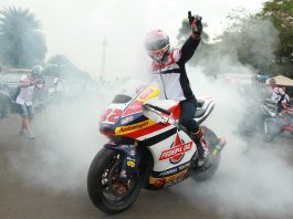 Galeri Foto Keseruan City Riding Bersama Sam Lowes