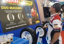 Sam Lowes Cicipi Kopi Sunyi di Booth Astra Otoparts GIIAS 2019 Sam Lowes cicipi Kopi Sunyi di Booth Astra Otoparts