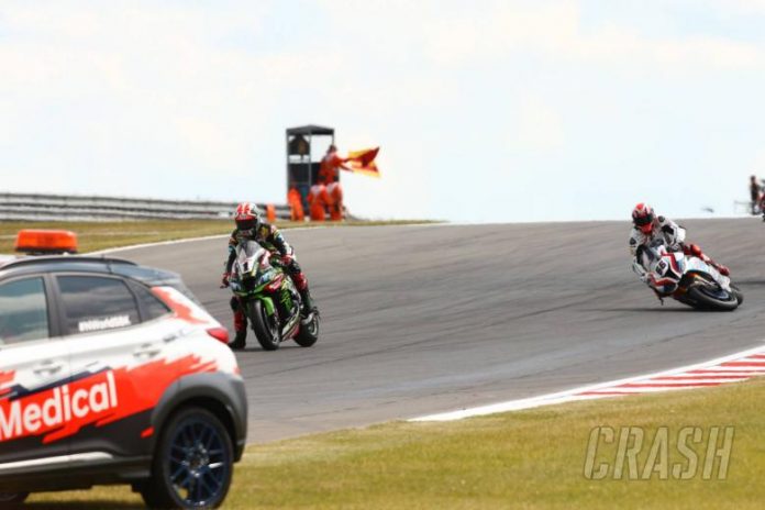 Diskualifikasi Sykes di Sprint Race WorldSBK 2019 Donington