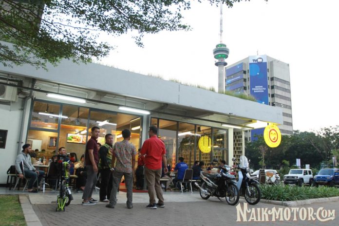 Tempat Kopdar di Senayan