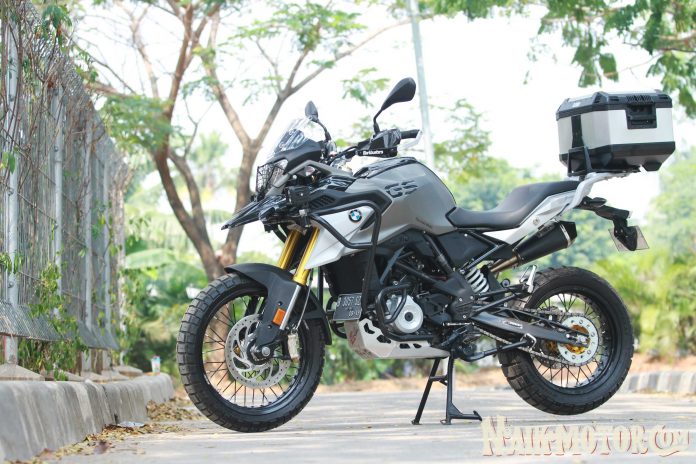 CAOS Custom Bike menawarkan paket modifikasi BMW G 310 GS Menggunakan Pelek Jari-jari dengan harga Rp. 23 juta