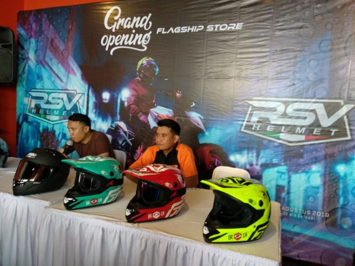 Flagship Store RSV Helmet Kelima Hadir di KTM Daan Mogot