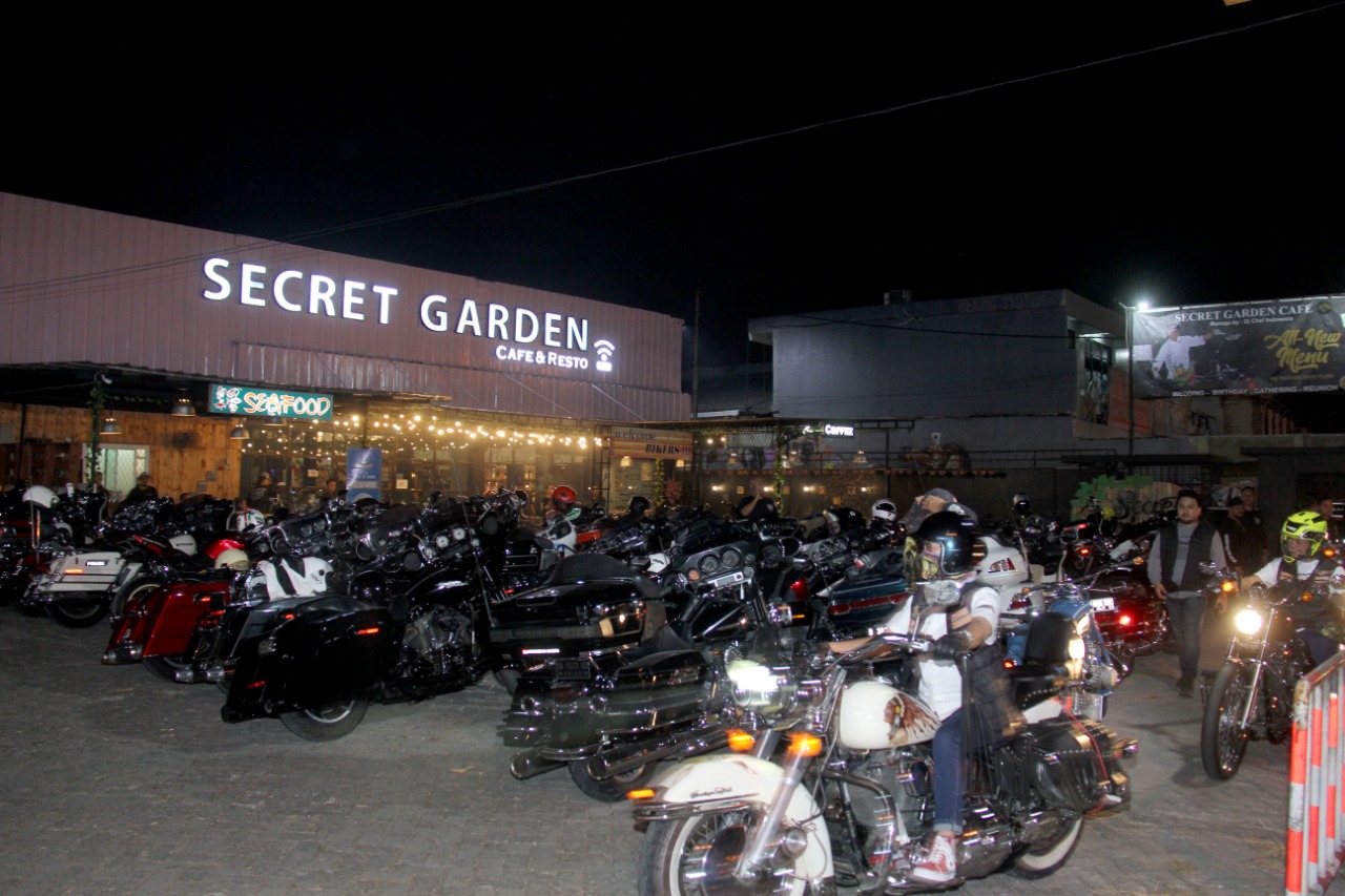 Ratusan Pemotor Harley Davidson Geruduk Secret Garden Jati Bening