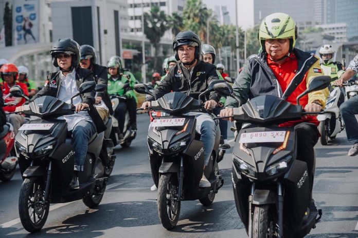 Konvoi Motor Tanpa Suara