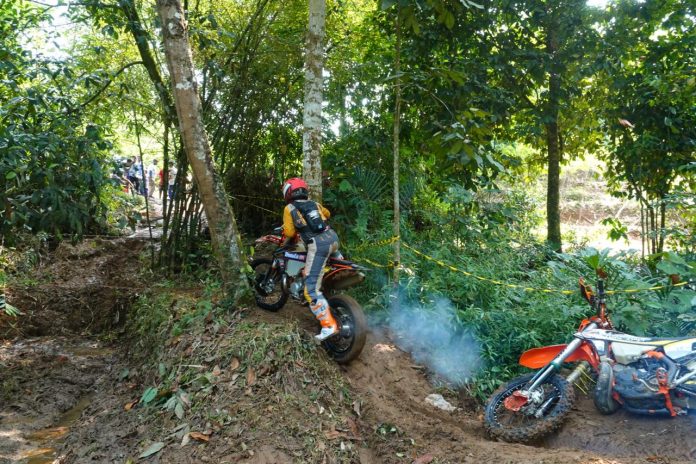 Balap Enduro Rumpin