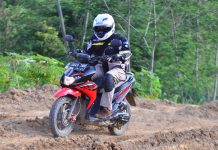 First Ride Suzuki NexII Crossover, Skuter Matik Allroader Kompromi First Ride NexII Crossover