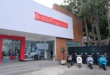 Dealer Pertama Lambretta Jakarta Diresmikan Langsung Serahkan Unit Kepada Konsumen Pertama Dealer Pertama Lambretta Jakarta