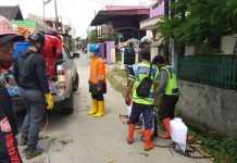 Relawan Peduli Disinfektan Siap Semprot Kawasan Padat di Medan