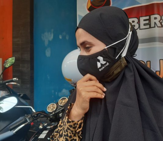 Bersama Rekind, LA 32 Riders Bagikan Masker Saat Touring Jakarta-Dieng-Yogya LA 32 Riders Bagikan Masker