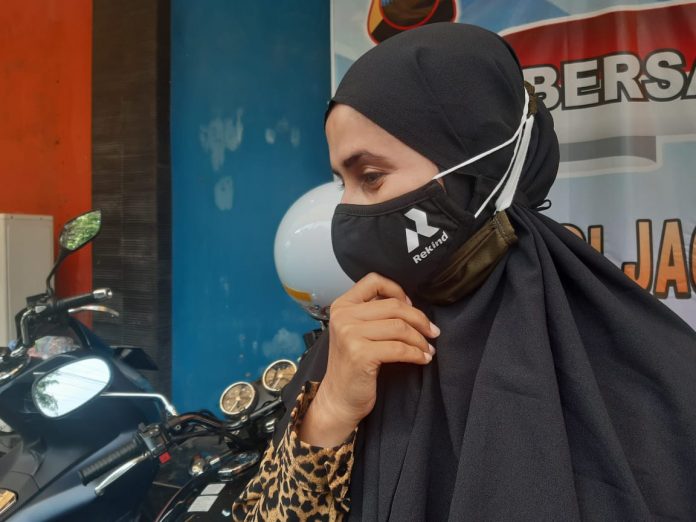 LA 32 Riders Bagikan Masker