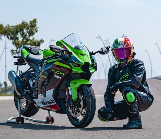 Konsumen Pertama ZX-10R 2021 ini Langsung Modifikasi Usai Unboxing Konsumen Pertama ZX-10R 2021