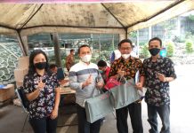 Wahana Membagikan Vitamin untuk Para Guru di 56 SMK Binaan Wahana Memberikan Vitamin