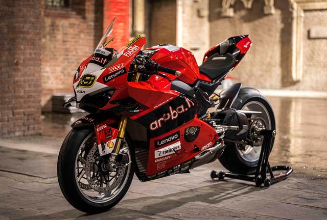 Replika Ducati Panigale V4