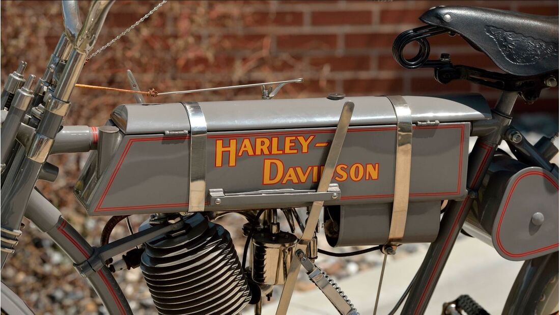 Harley-Davidson Strap Tank 1908