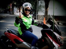 Agar Survive di Tengah Pandemi, Driver Ojol Wanita ini Coba Usaha Lain Fetty Hendharty